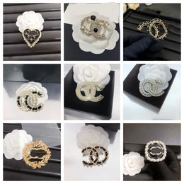 Fashion Designer Brooch Crystal 18K Gold Plated Letter Pins Brooches Wedding Luxury Jewerlry Accessories Gifts 20 Style