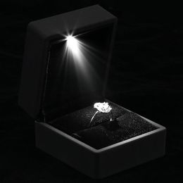 Jewelry Boxes LED Jewelry Box for Ring Necklace Engagement Ring Display Gift Case Packaging Showcase Boxes with Light Storage Cases Wholesale 230728