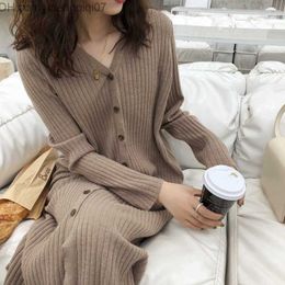 Maternity Dresses Autumn and winter density knitted maternity sweaters with retro loose buttons can open clothes for casual pregnancy of pregnant women Z230728