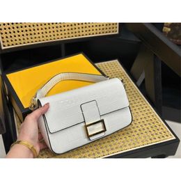 Fashion designer Bag high quality Envelope bag handbag coat of paint bag leather shoulder Bags tote bags for Women metal letter Size 26cm crossbody Messenger bag