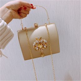 Evening Bags Luxury Design Boxed Bag Velvet Retro Square Handbag Female Diamond Clutch Gold Wedding Party Purse Drop 230727