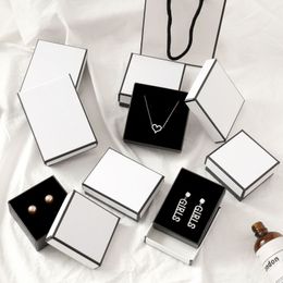 Jewellery Stand 12Pcs Square Jewellery Display Gifts Box Holder Black and White Kraft Paper Engagement Ring Brooch Necklace Bracelet Box Bag 230728