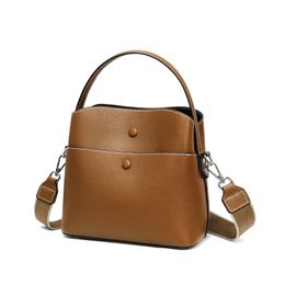 Wholesale of genuine leather bags, new trendy and fashionable bucket bags versatile handbags 2023 summer crossbody women's bags