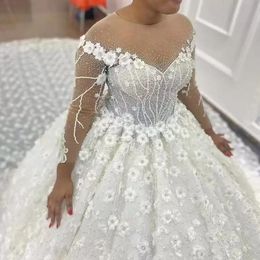 Abito da sposa gonfio arabo di lusso Dubai 2023 Perline di pizzo fiore 3D Perle Illusion Abiti da sposa Treno della chiesa Vestidos De Novia Robe De Mariage