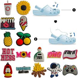 Shoe Parts Accessories Pattern Charm For Clog Jibbitz Bubble Slides Sandals Pvc Decorations Christmas Birthday Gift Party Favors Mom P Otie3
