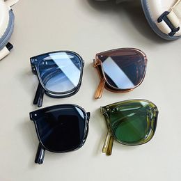 Sunglasses 2023 Fashion Unisex Folding Full Frame Spring Temple Sun Protection Retro UV Glasses With Case