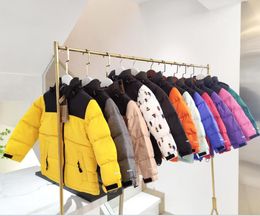 بوي جيرلز مصمم لأسفل معطف الشتاء أطفال السترات طفل ملابس خارجية مع رسائل تطريز سميكة معاطف خارجية الدفء الأطفال الأطفال بحجم 100-150