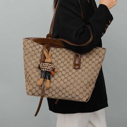 Luxury designer 2023 Factory direct sales high quality Viney Versatile New Women's Tote Large Capacity Commuter Handheld Big Bag Advanced Sense Fashion One Shoulder