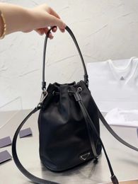 Luxury Bag Woman Straw Bags Bucket Bag Nylon Shoulder Bags Hobos Chain Handbags Designer Crossbody Lady Small P Bag Designer Men 260