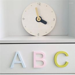 Wall Clocks Round Simple Aesthetic Designer Design Restaurant Silent Clock Digital Reloj Pared Live Room Decor Pendulum