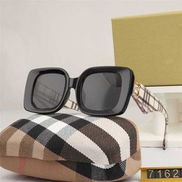 56% OFF Wholesale of sunglasses New Ba Jia High Definition Fashion Stripe Box UV Resistant Advanced Sense Sunglasses 2617