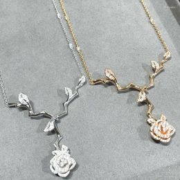 Pendant Necklaces Fashion Elegant Women Lady Necklace Inlay Sparkling Cubic Zircon Rose Flower Plated V Gold Color High-end Jewelry