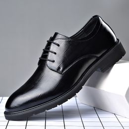 Summer leather shoes men's business formal leather soft bottom casual British style pointed toe banquet black suit shoes