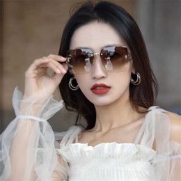 50% OFF Wholesale of sunglasses New Fenjia Women's Square Sunglasses Live Broadcast Flat Glasses Tide