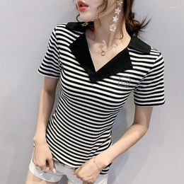 Women's T Shirts Selling Slim Black And White Striped Bottoming Shirt Western Style V-neck Short-sleeved T-shirt