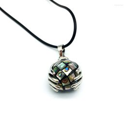 Pendant Necklaces Natural Zealand Abalone Shell Necklace For Women Metal Palm Jewellery Gift E-078