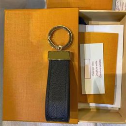 2023 Fashion luxurys Key designers Buckle lovers Car Keychain Handmade Leather Keychains Men Women Bag Pendant Accessories bra309d