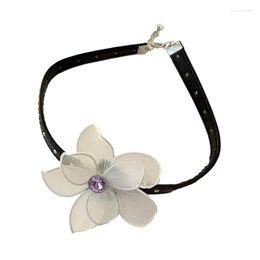 Choker Fashion Trend Niche Mesh Flower Pendant Collarbone Chain Temperament Simple Cold Wind Adjustable PU Leathers Necklace Dropship