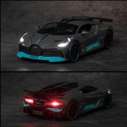 132 Alloy Bugatti DIVO Super Sports Car Model Toy Die Cast Pull Back Sound Light Toys Vehicle For Children Kids Christmas Gift254W