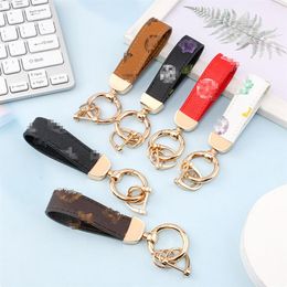 Creativity Presbyopia Print Car Keychain Bag Pendant Charm Jewellery Keyring Holder for Men Gift Fashion PU Leather Flower Grid Desi260p