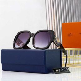 50% OFF Wholesale of sunglasses 22 New for Women INS Style Fashion Box UV Resistant Glasses Mesh Red Large Frame Sunglasses