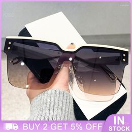 Sunglasses Borderless Gradient Rivet Glasses Conjoined Uv Blocking Womens Fashion Fashionable Thin Sunshade Antiskid