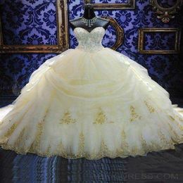 2017 16 Years Dress Ball Gowns Debutante Quinceanera Dresses Lace Appliques Organza Gold Beaded Sequined Masquerade Gowns Custom M229e