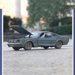 Diecast 1 24 Ford Mustang GT Modified 1967 Make Old Simulation Alloy Car Model Gift Display Mini Toys Ornaments Souvenir225V