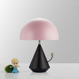 Table Lamps Nordic Desk Lamp Postmodern Minimalist Creative Bedroom Bedside Designer Typhoon Reading