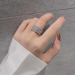 Cluster Rings In Vintage Retro Style INS Fashion Finger Ring Engagement Wedding Diamond Zircon High Carbon For Women Men Jewelry