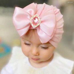 Berets 2023 Baby Girl Three Layers Bow Hat Solid Elastic Infant Bonnet Diamond Beanies Pography Props Turban Cap