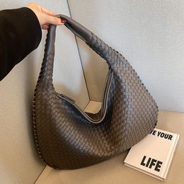 Evening Bags Woven Leather Bag 2023 Trend Fashion Luxury Designer Handbag High Quality Black Gray Blue Pink Brown Shoulder Tote For Women 230729