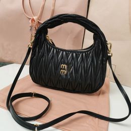 Miui Luxus Klassische Tasche Hobo Unterarm Echtes Leder Wander Matelasse Damen Herren Designer Geldbörsen Clutch Schultergurt Tote Umhängetaschen