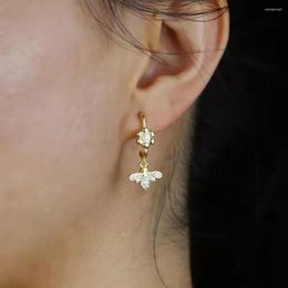 Hoop Earrings Fashion Bling Sparking Cz Girls Cute Honeybee With Flower Charm Dangle Stud Earring For Women Party Jewelry Pendientes 2023