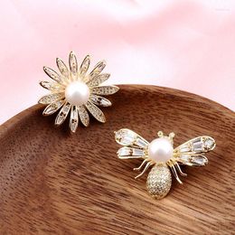 Brooches Pearl Flower Bee Insect Luxury Jewellery Zircon Crystal Rhinestone Scarf Buckle Shirt Collar Pin Hat Clothing Accessories
