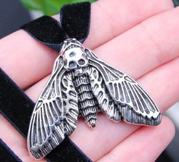 Chains Gothic Halloween Moth Pendant Necklace Alloy Material Hauntingly Beautiful Accessory For Spook Season