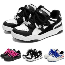 Multicoloured designer couple style bakery discount casual shoes for man woman black pinks blue white sports casual outdoor sports sneakers