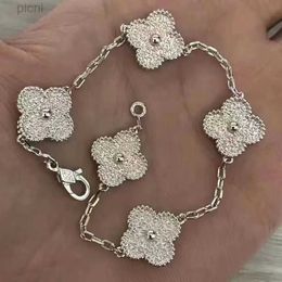 2023 Luxury Clover Designer Bracelet Pearl 4 Pieces 18k Gold Necklace Earrings Wedding Laser Brand Charm 53