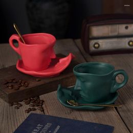 Mugs European Style Bar Creative Gift Sculpture Couple Mug Exquisite Matte Ceramic Coffee Cup And Saucer Set