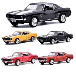 Diecast Model Cars 136 Chevrolet Camaro SS 1969 Model Car Toy Vehicles Alloy Diecasts Pull Back Mini Car The Original Factory Car Model Kids Gift x0731