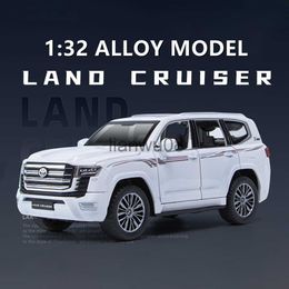 Diecast Model Cars 132 Toyota LAND CRUISER LC300 Alloy Diecasts Toy Vehicles Metal Toy Car Model Sound and light Pull back Collection Kids Toy x0731