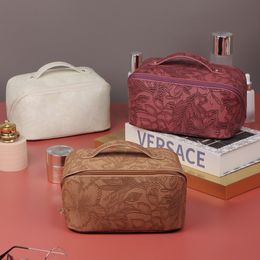 PU Leather Large Capacity Makeup Bag Multi-functional Vintage Style Three-dimensional Embossed Cosmetic Bags