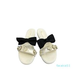Pearl Flip-flops Women 2023 Fashion Slippers Bow Flat Metal with Fairy Holiday Flip-flops