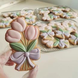 Baking Moulds 1Pc Spring Tulip Bouquet Frosting Cookie Mould Mothers Day Cutter Teachers Cake Gift Decoration Tools Sugarcraft 230731