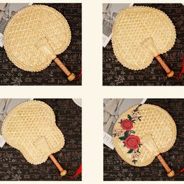 Chinese Style Products Vintage Style Pufan Chinese Handmade Hand Shaking Fan Wheat Straw Craft Gift Home Decoration Party Dance Hand Fan