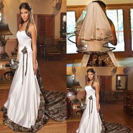 Vintage Camo Wedding Dress Without Veils Cheap Halter Neck Chapel Train Bridal Gowns with Elbow Length Bridal Veil Twp Piece 311E