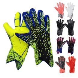 Sports Gloves Professional Soccer Goalkeeper Gloves Latex Breathable Wear Resistant Thickened Adults Kids Football Training Goalie Gloves 231031