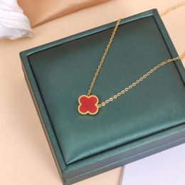 18K Gold Plated Necklaces Luxury Designer Flowers Four-leaf Clover Cleef Fashional Pendant Necklace Wedding Party Jewellery no box252525