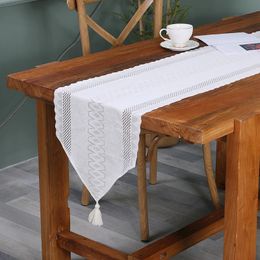 Table Runner French Lace Table Runner Vintage Long Coffee Table TV Cabinet Shoe Dust Cover Cloth Hollow Out Geometric Pattern Decoration 231101