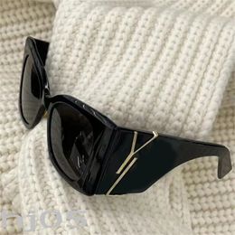 Gold plated parts designer ladies sunglasses oversized eyeglasses fashion cat eyes lunette de soleil outdoor trendy eyes wear mens glasses solid color PJ085 B23